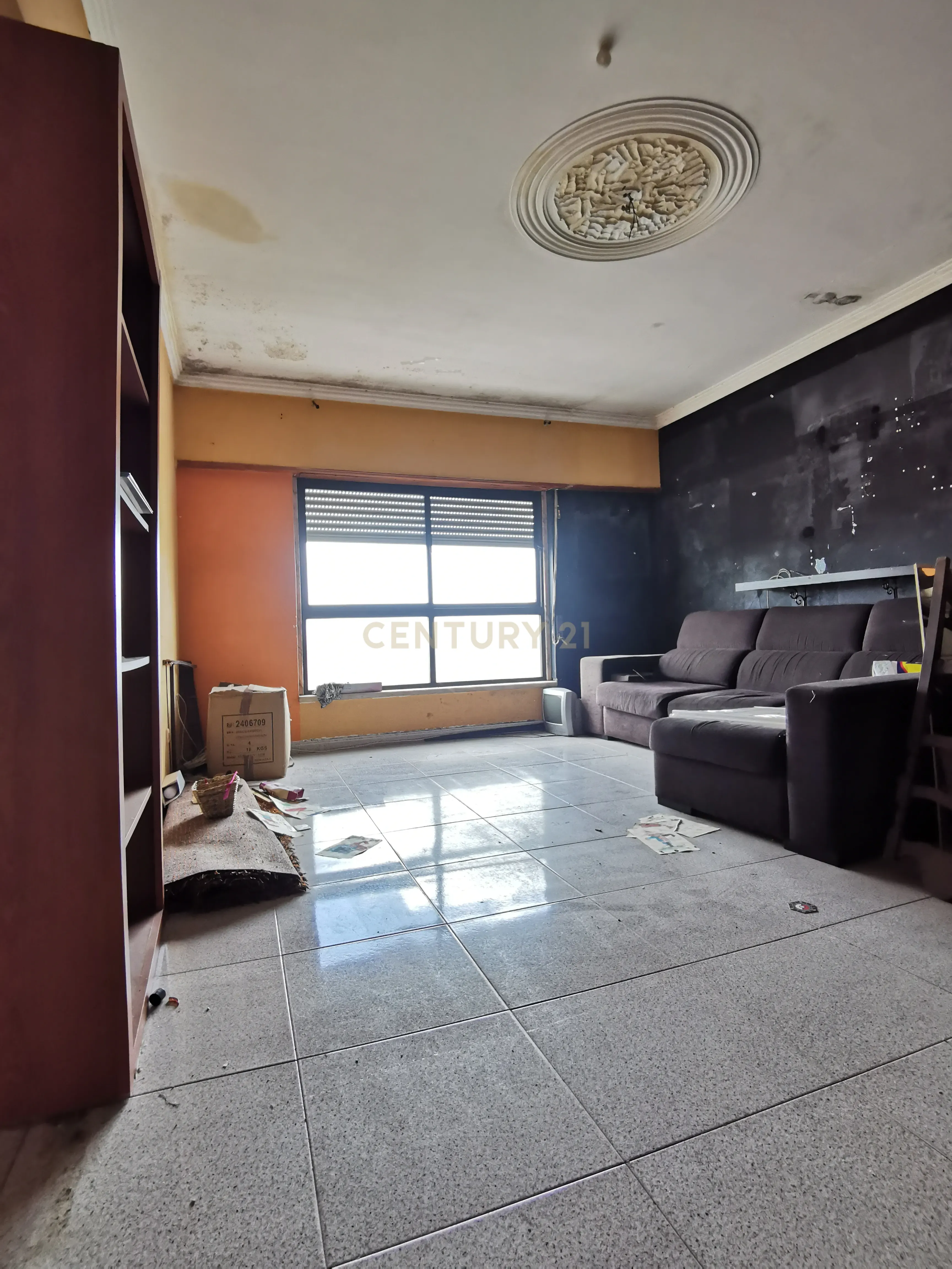 Duplex em Setúbal com Vista e Luz Natural - 3 Quartos - Image 1
