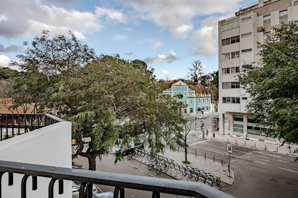 Excelente Oportunidade no Lumiar – T4 de 113 m² - Image 5