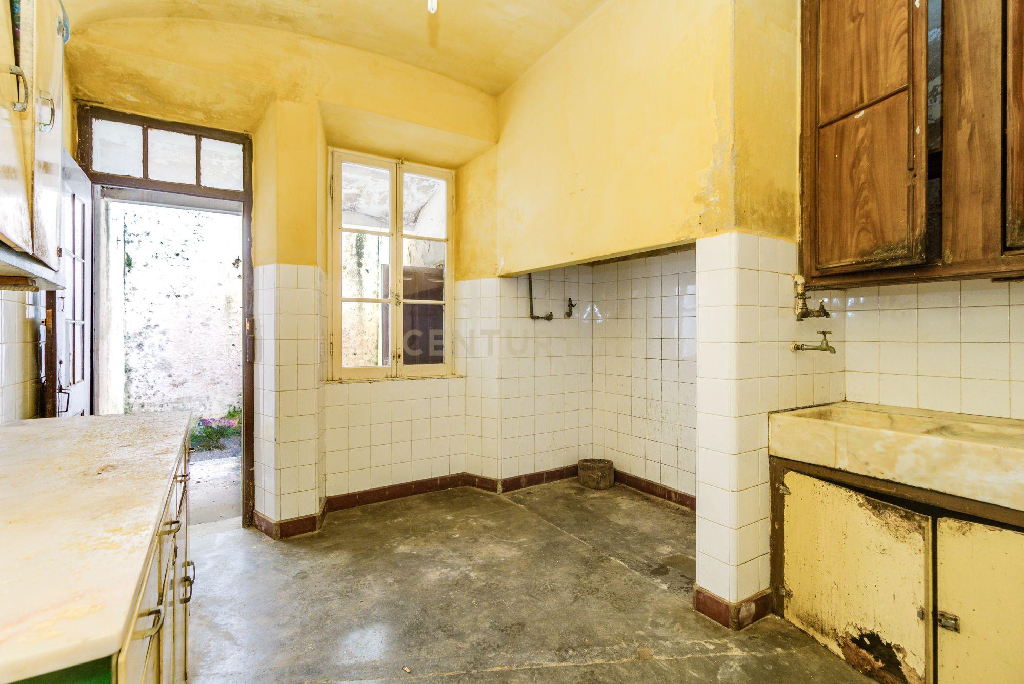 Apartamento T2 com 125m2 no Centro Histórico de Évora - Image 11