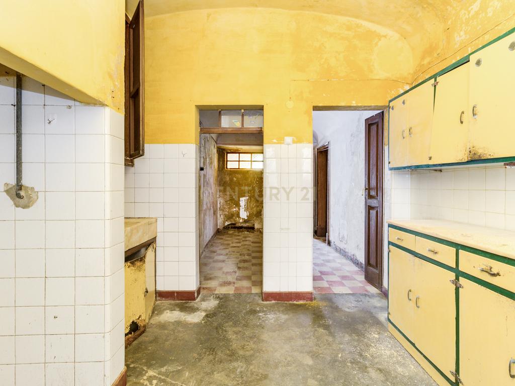 Apartamento T2 com 125m2 no Centro Histórico de Évora - Image 12