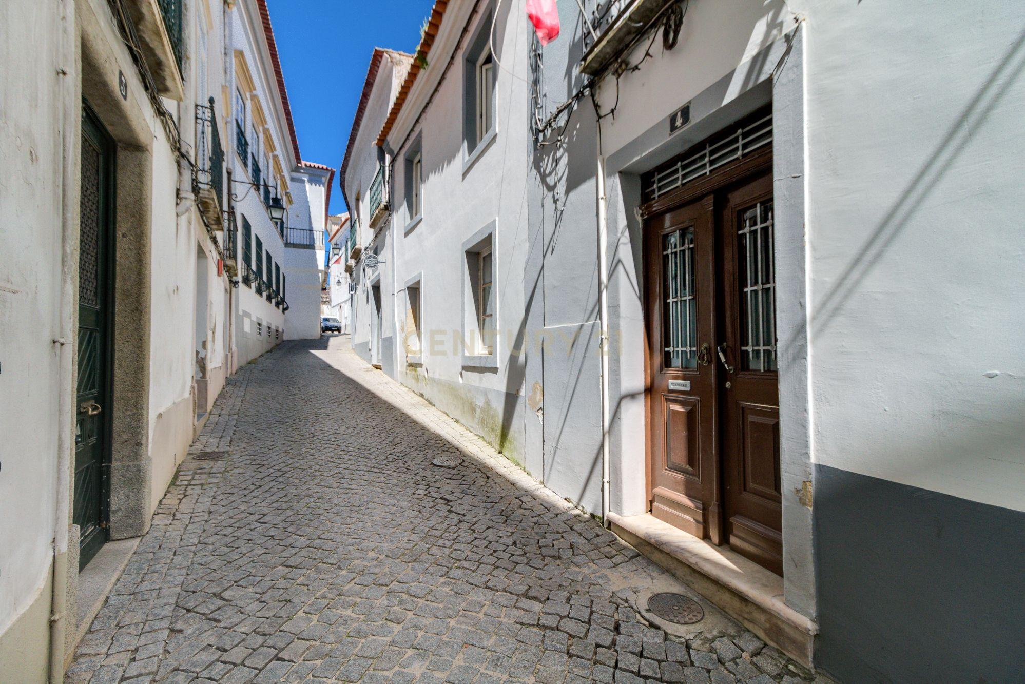 Apartamento T2 com 125m2 no Centro Histórico de Évora - Image 25