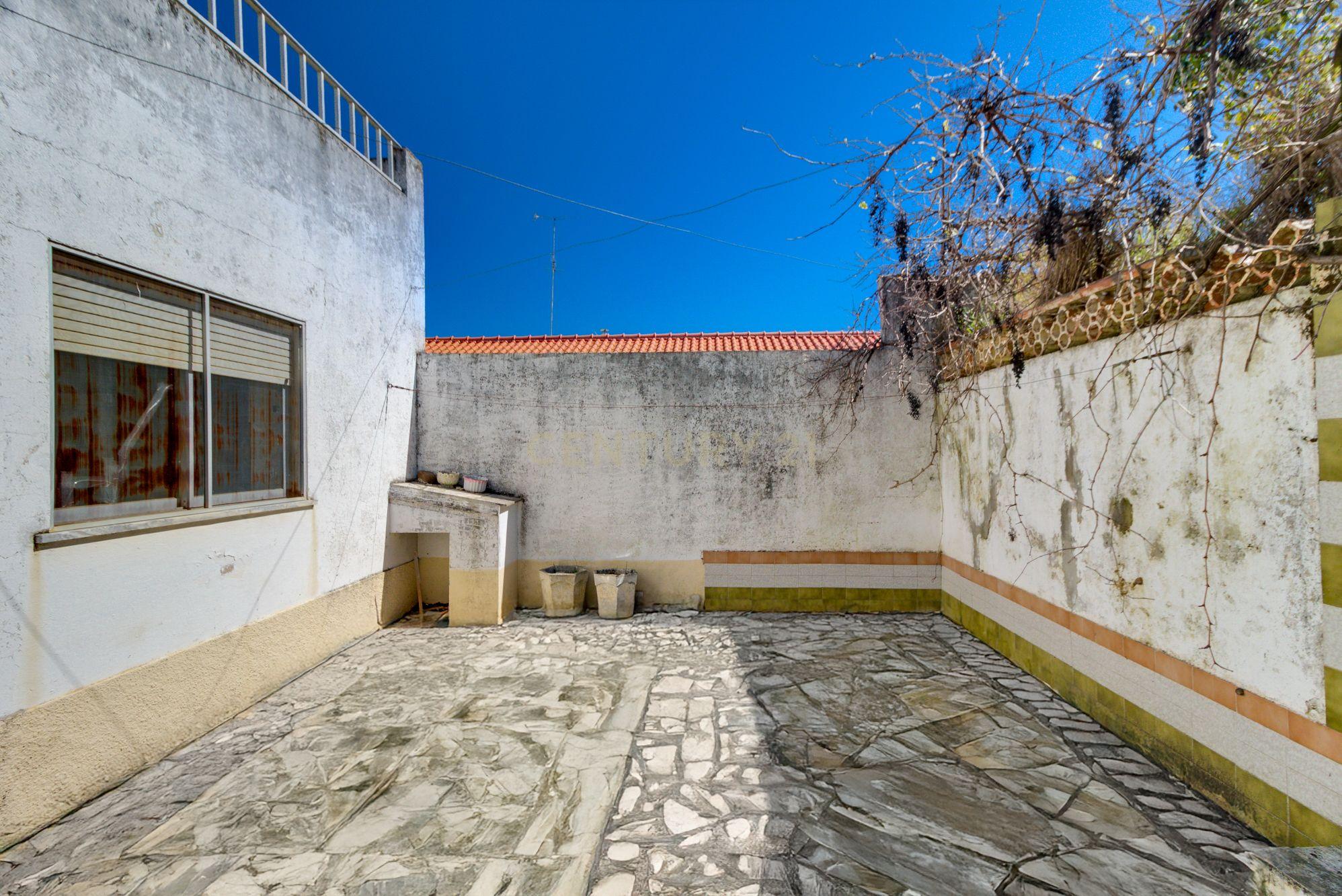 Moradia T5 com198m2, Quintal e Terraço, em Reguengos de Monsaraz - Image 38