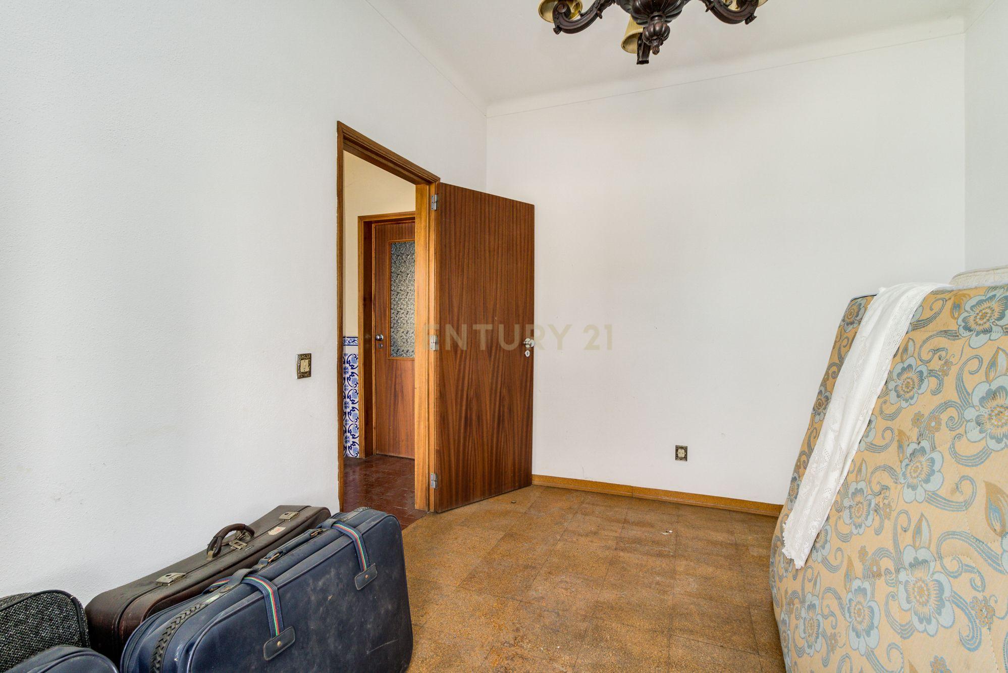 Moradia T5 com198m2, Quintal e Terraço, em Reguengos de Monsaraz - Image 21