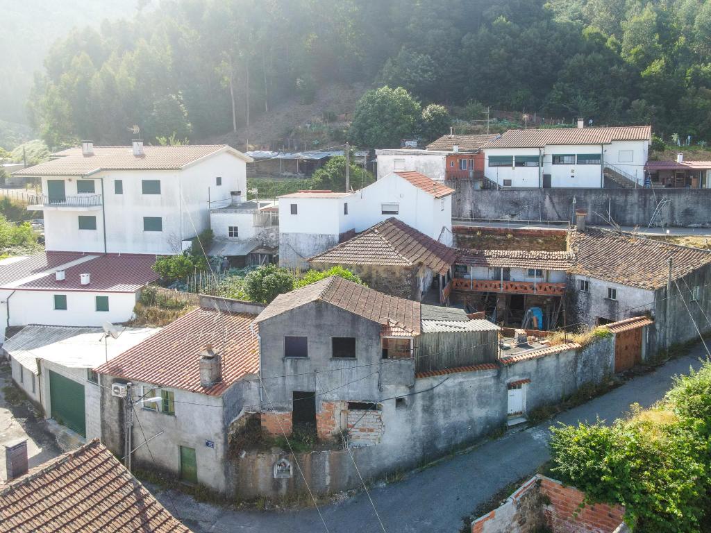 Moradia T1, para Reconstruir, Vila Nova, Miranda do Corvo - Image 2