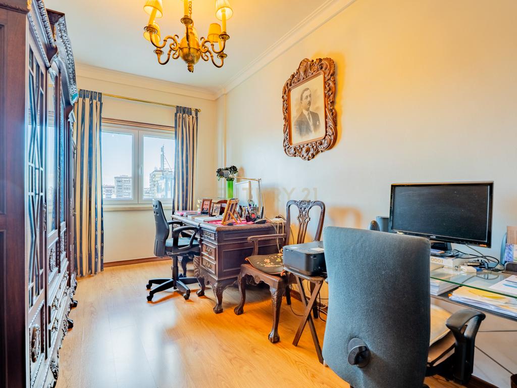 Apartamento T5 Remodelado no Lumiar – 152m² | Praceta Rua Alexandre Ferreira - Image 27