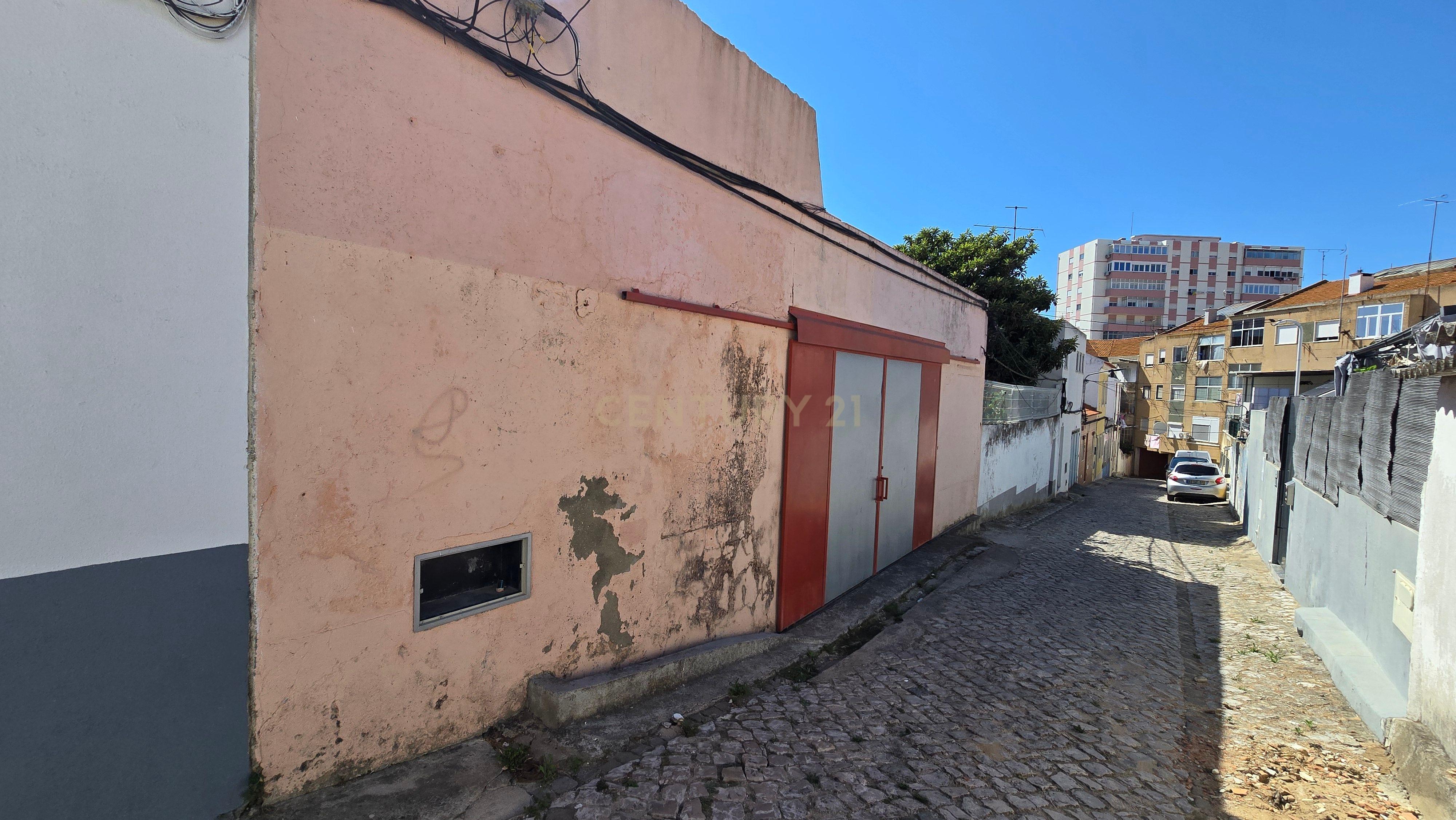Fotografia 6 de Terreno com Projeto Aprovado para Construção de 8 Apartamentos - Bairro Santos Nicolau - Setúbal