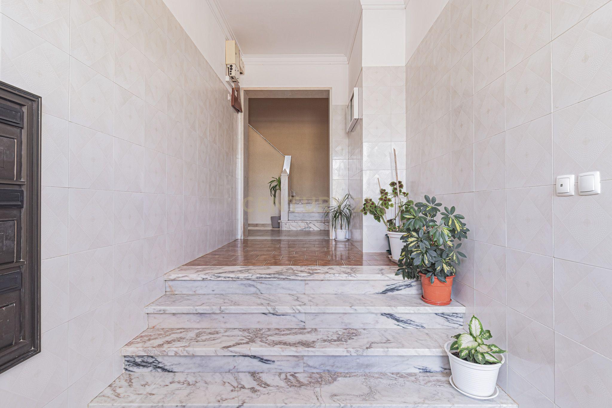 Apartamento T3  - Conforto, espaço e localização Ideal em Vale Figueira - Image 39
