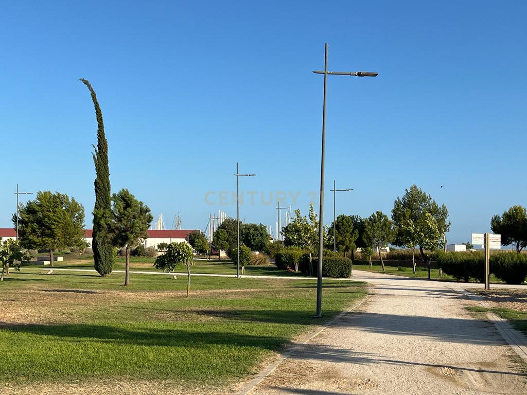 Terreno Para Construção no Parque Ribeirinho de Faro. Contiguo ao novo projeto de requalificação da Frente Ribeirinha de Faro. - Image 1