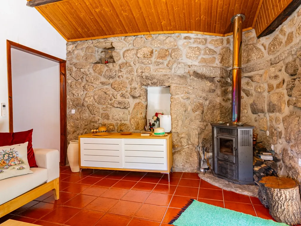 Um Refúgio no Gerês com 2 casas junto ao Rio - Image 32