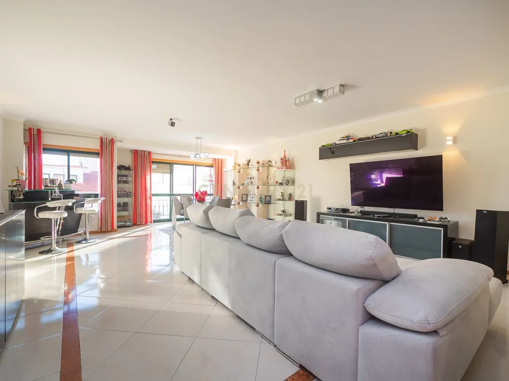 Apartamento T4 | Massamá - Image 14
