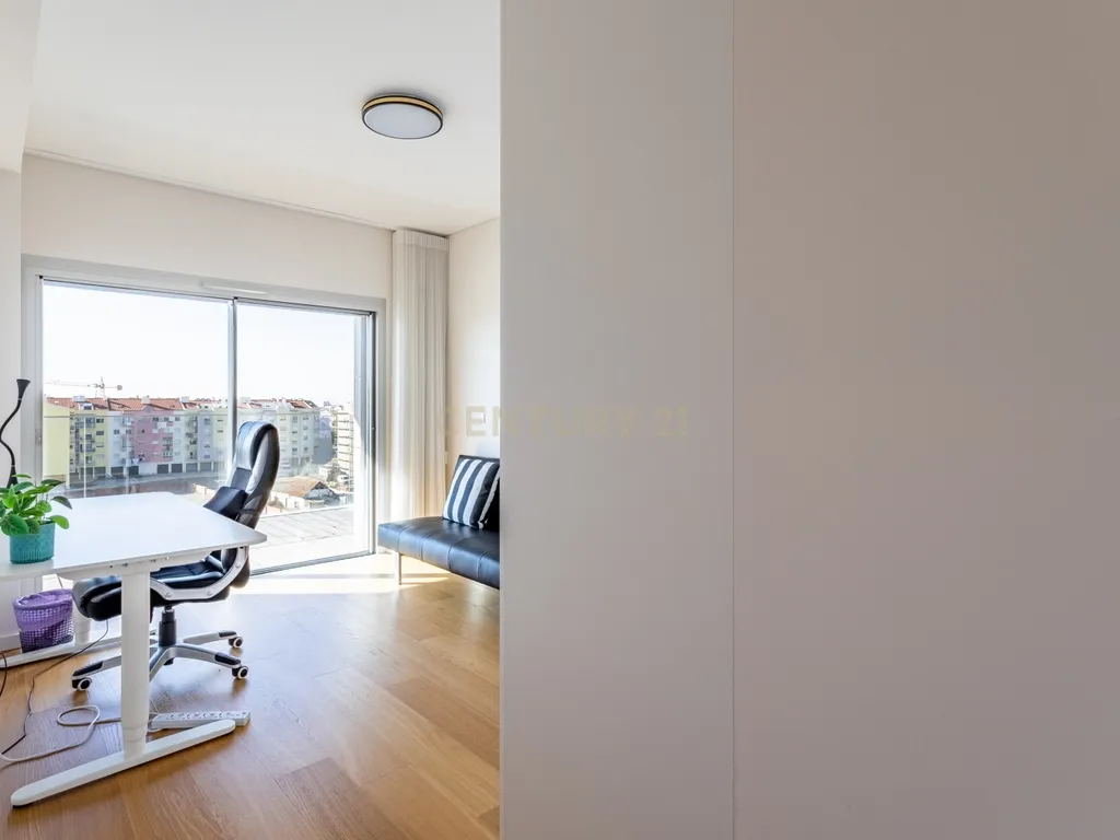 Penthouse T3 Duplex com Vista Rio Panorâmica em Alcochete - Image 15