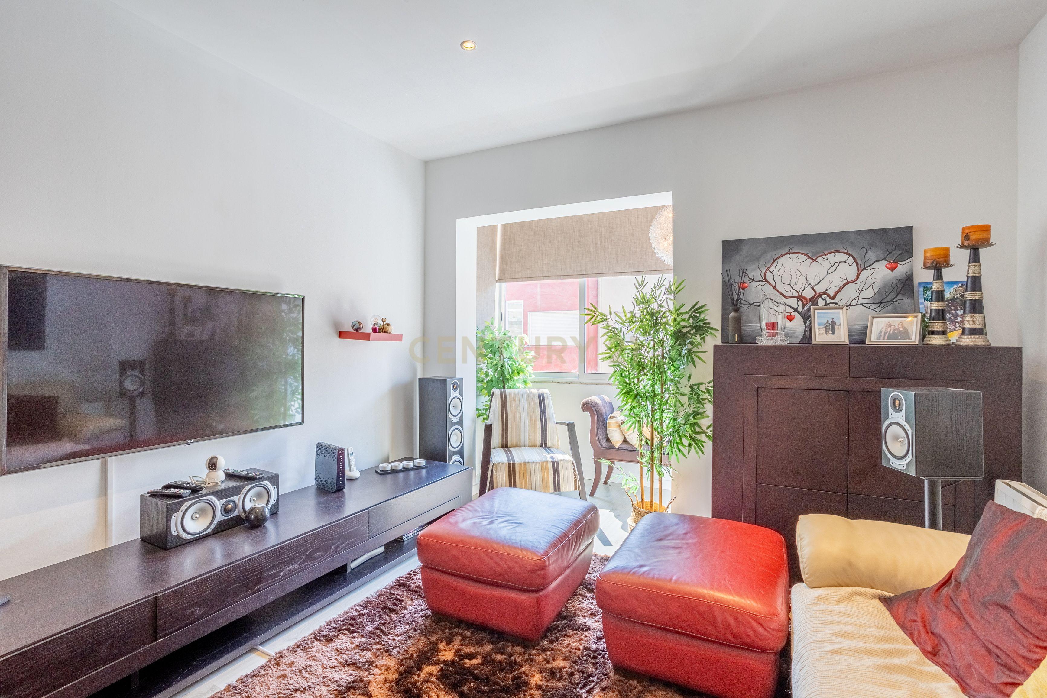 Fotografia 8 de Apartamento T2 Remodelado | Excelente Localização | Odivelas
