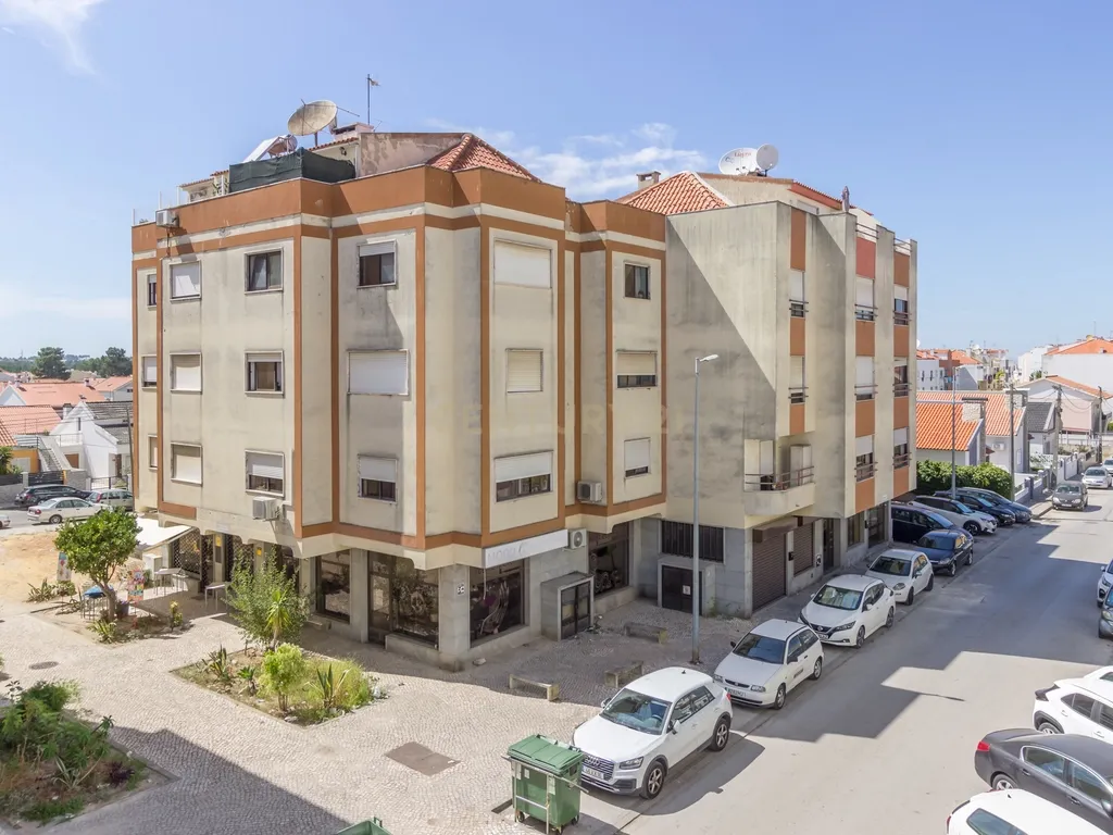 Apartamento T2, localizado na Quinta do Conde - Image 18