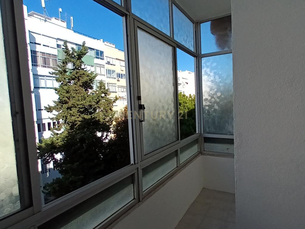 Apartamento de 3 assoalhadas em Oeiras para arrendamento - Image 41