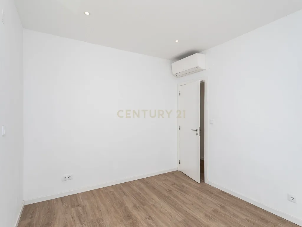Apartamento no centro do Estoril - Image 16