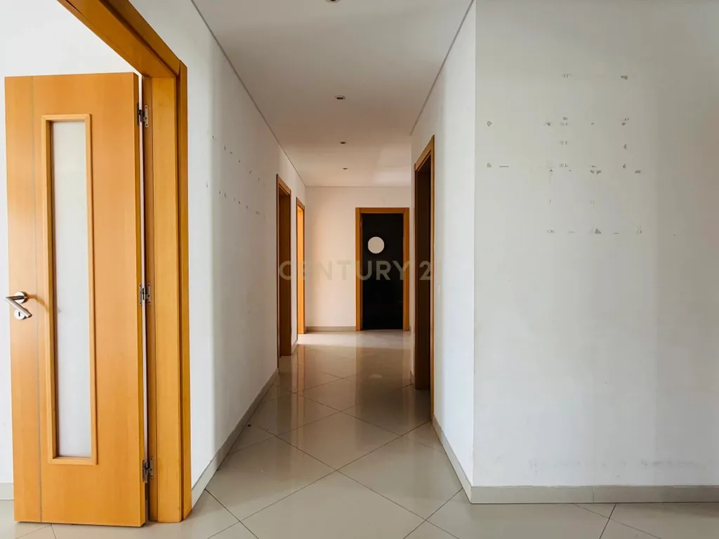 Magnífico Apartamento T4 com Duas Varandas e Arrecadação na Cascalheira, Pinhal Novo - Image 13