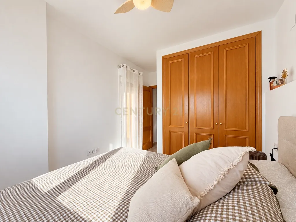 Apartamento totalmente renovado com terraço de 20 m² e piscina em Bonalba - Image 25