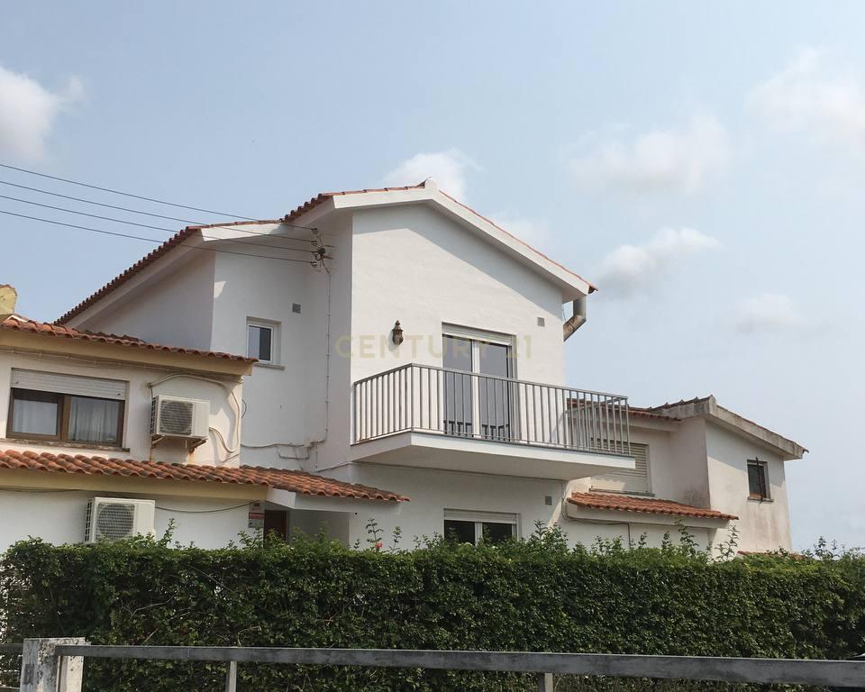 🏡 Moradia Geminada T2 Renovada para arrendamento no Livramento – Perto das Praias e de Lisboa - Image 2