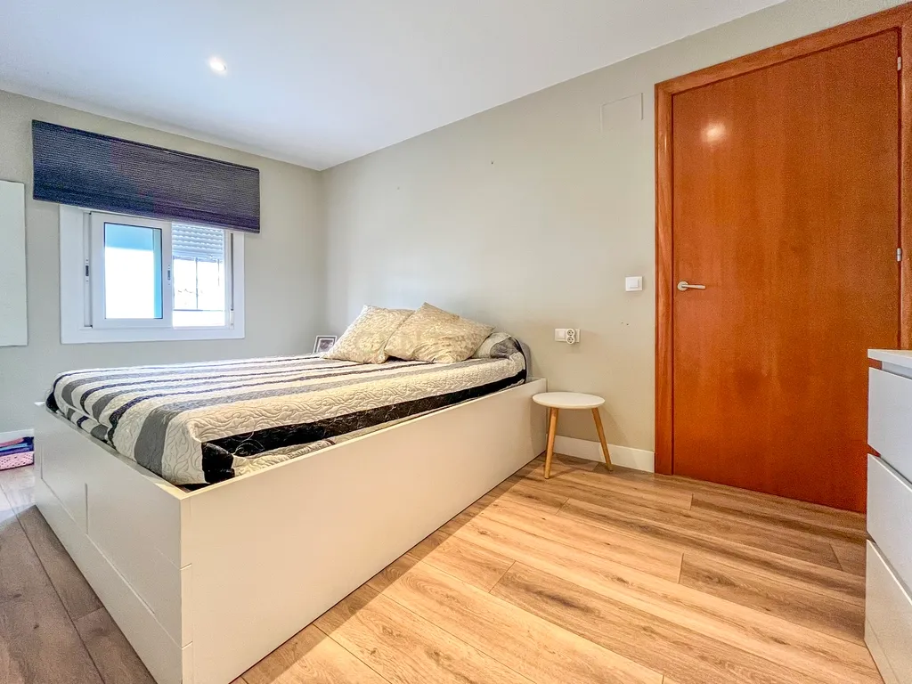 Apartamento T2 com Terraço em Mataró, Barcelona - Image 12