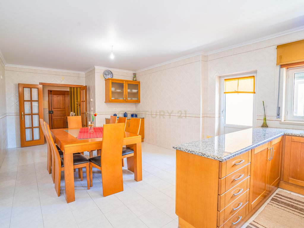 Apartamento T3 com garagem - Cidade Nova, Caldas da Rainha - Image 6