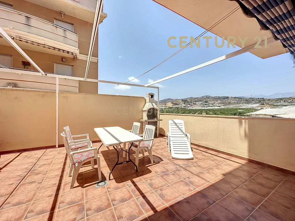 Apartamento de um quarto para arrendar em Torrox Costa com terraço e piscina - Image 11