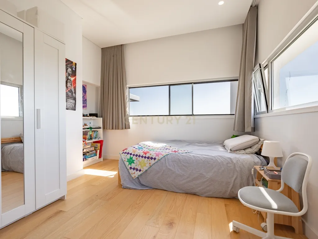 Moradia Nova com 5 quartos + 2 dentro de um condomínio localizado a apenas 5 minutos do Kings College Cascais - Image 20