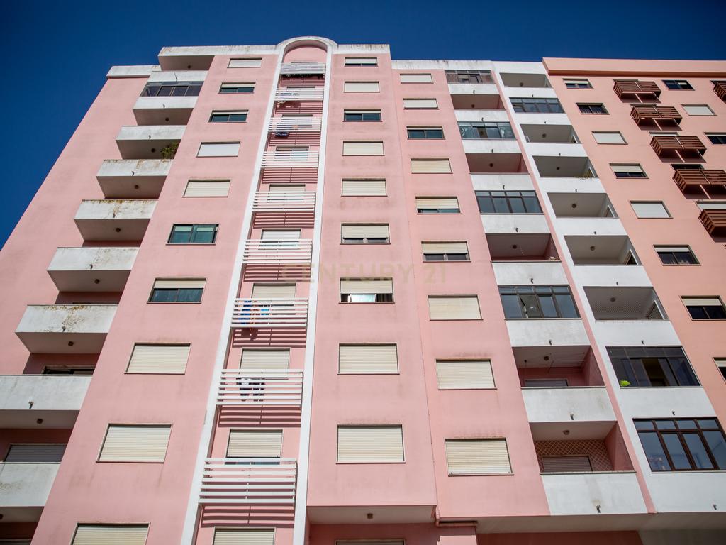Vende-se T2 S.Marcos c/ arrecadação e vista panorâmica - Image 12