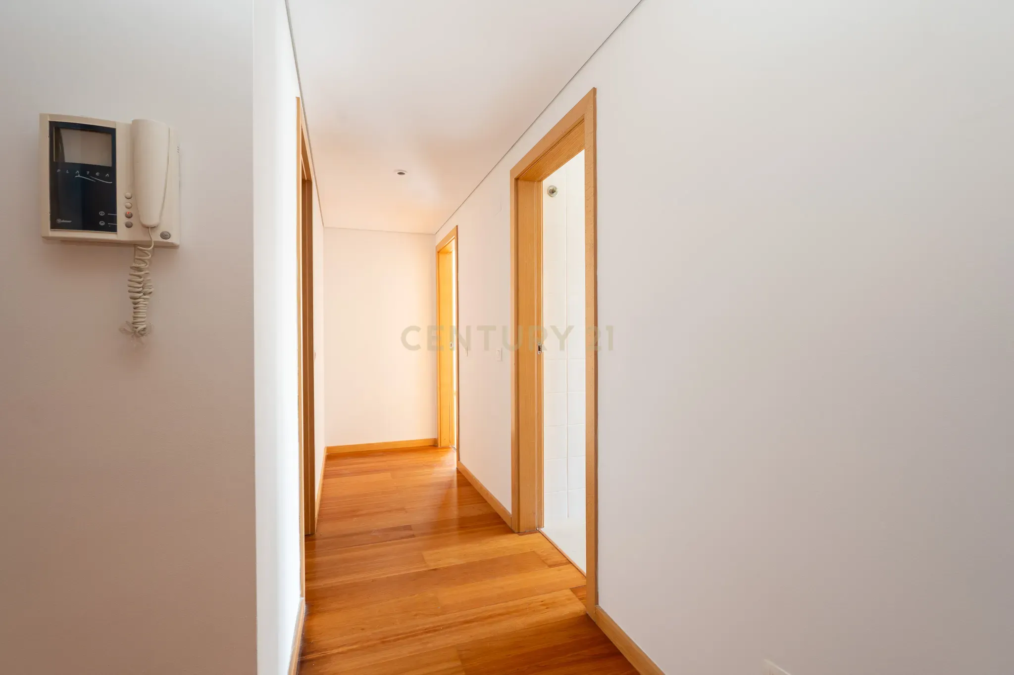 Excelente Apartamento T2 em Braço de Prata - Image 2