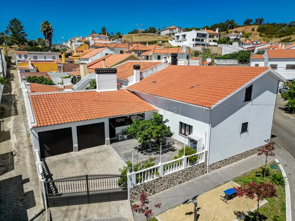 Moradia T8 de 288 m² no Centro de Montargil – Junto à Barragem - Image 46