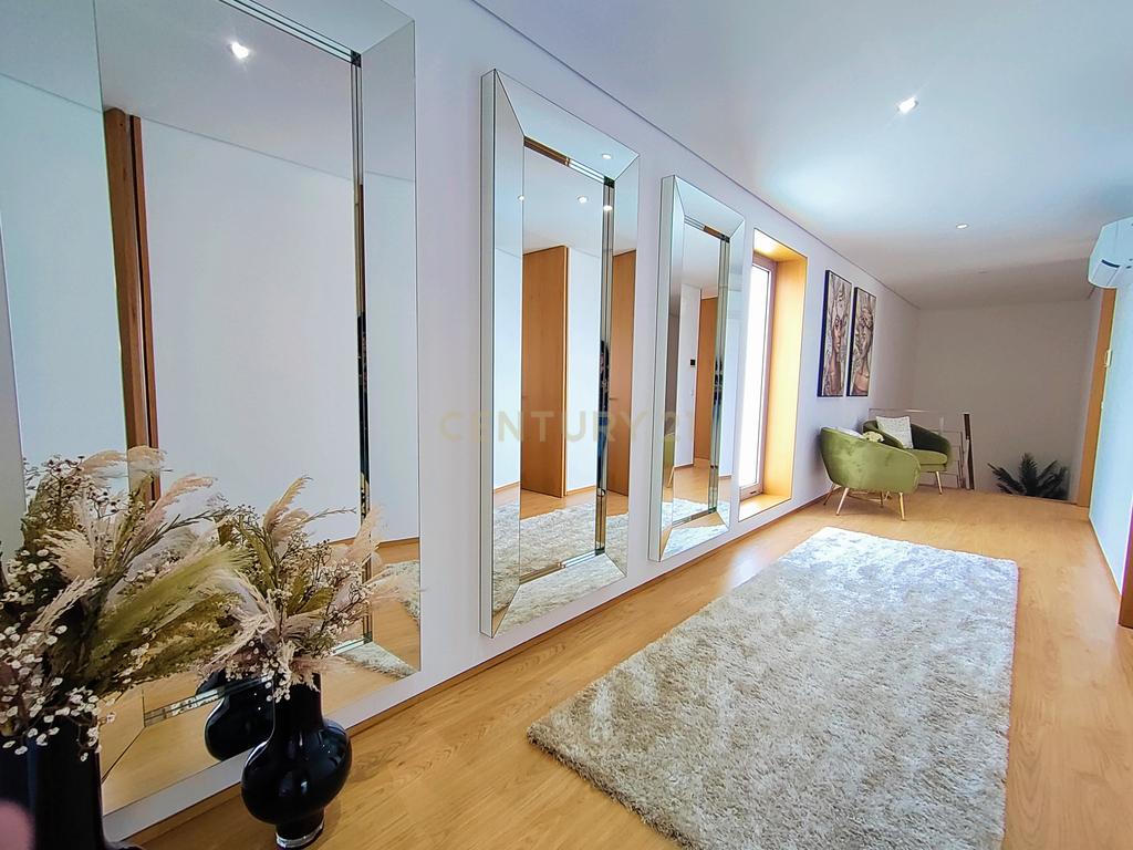 Moradia T4 Moderna com Piscina e Jardim – Touguinha - Image 33
