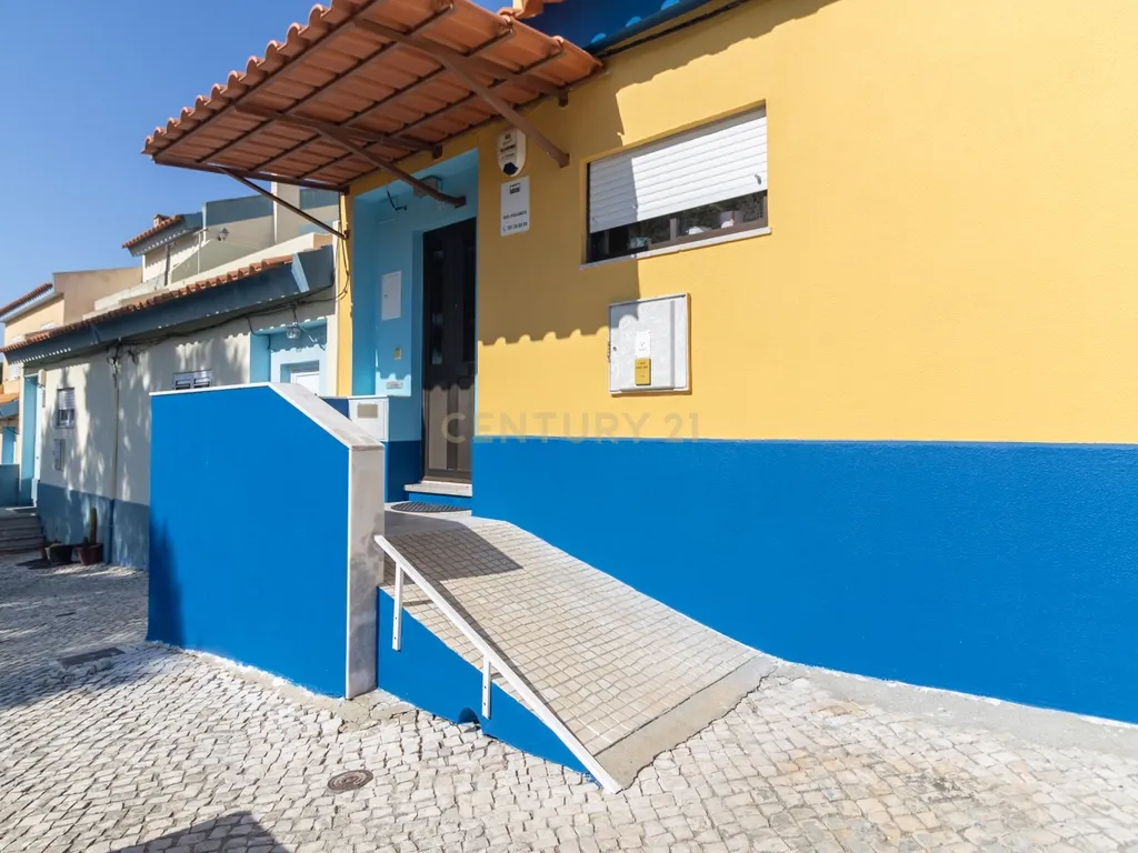 Moradia em Banda de 5 assoalhadas na Banática - Image 2