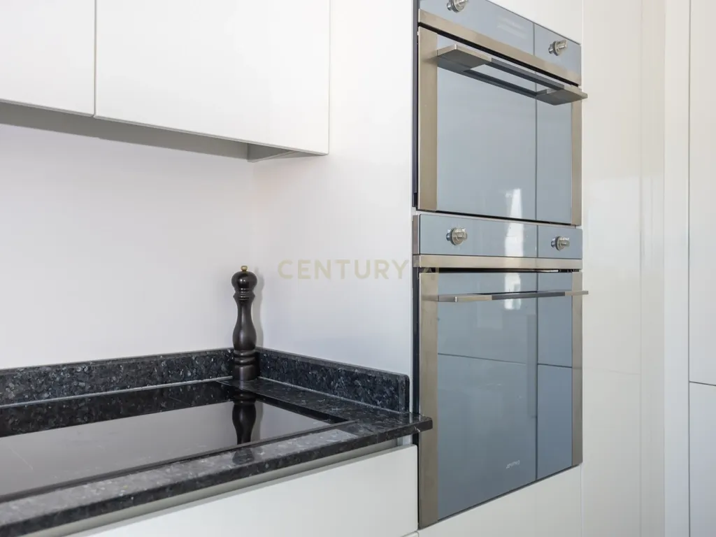 Apartamento de luxo com 5 assoalhadas, 2 garagens e parqueamento - Image 21
