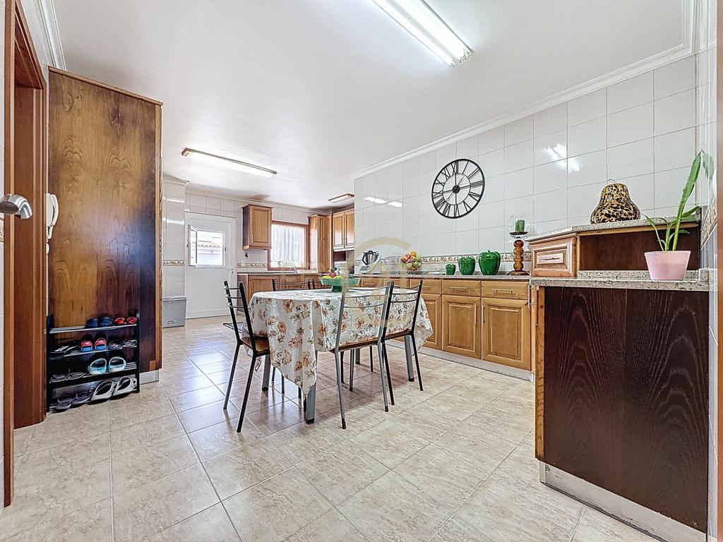 Excelente apartamento T3 em Porto Judeu - Image 6