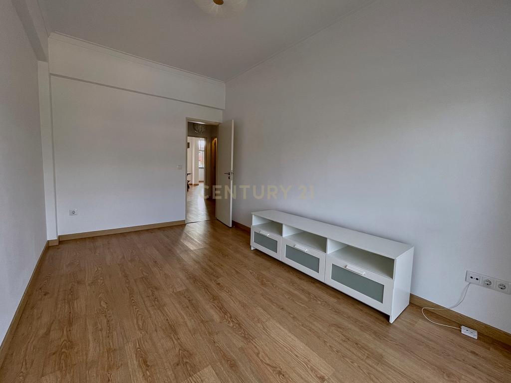 T2 para Arrendamento em Corroios – Conforto, Modernidade e Localização Privilegiada - Image 25