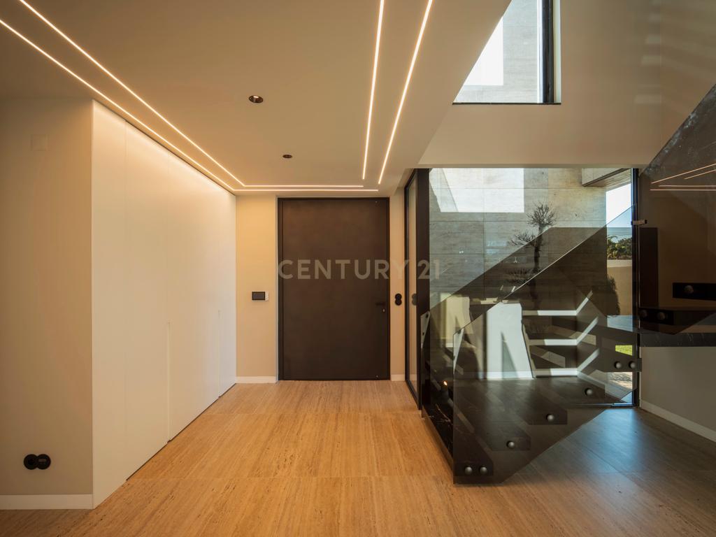 Moradia T4 na Verdizela — Design, Luz e Piscina num Terreno de 1.032 m² - Image 32