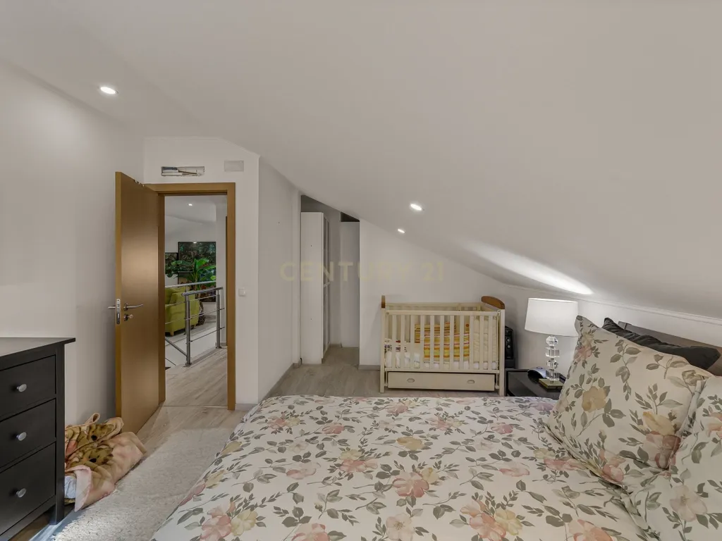 Moradia T3 isolada com garagem, Quinta do Conde - Image 30