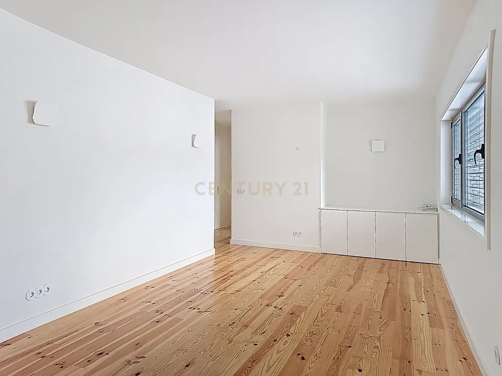 Apartamento T2 Novo – Rua do Bonjardim, Porto - Image 5
