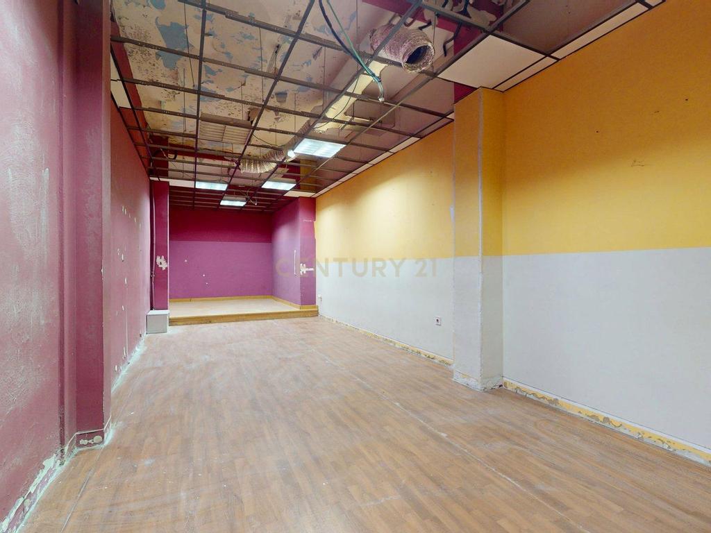 Espaçoso imóvel comercial para renovar no centro de Madrid, a apenas 10 minutos da estação de Atocha. - Image 16
