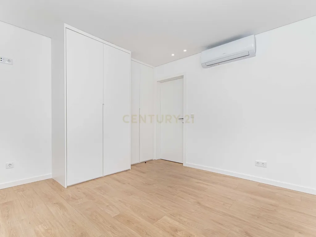 Apartamento Novo T2, com varandas, garagem e arrecadação em Mafra - Image 13