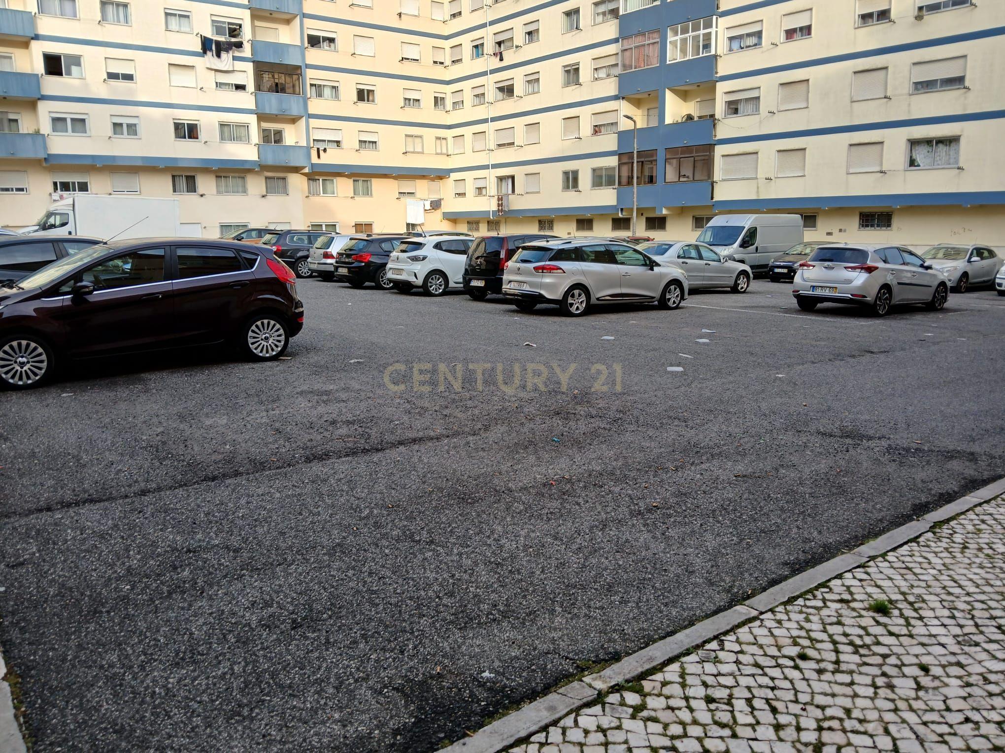 Garagem em Mem Martins - Image 7
