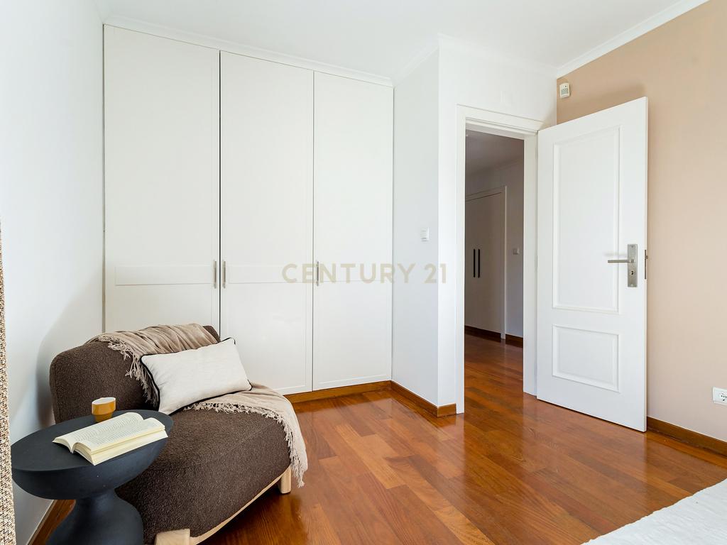 Apartamento T2 mobilado | Condomínio com Piscina - Image 18