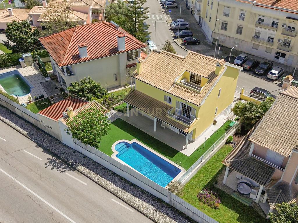 Moradia T4 Almada I Vale Flores I Piscina I Garagem - Image 47