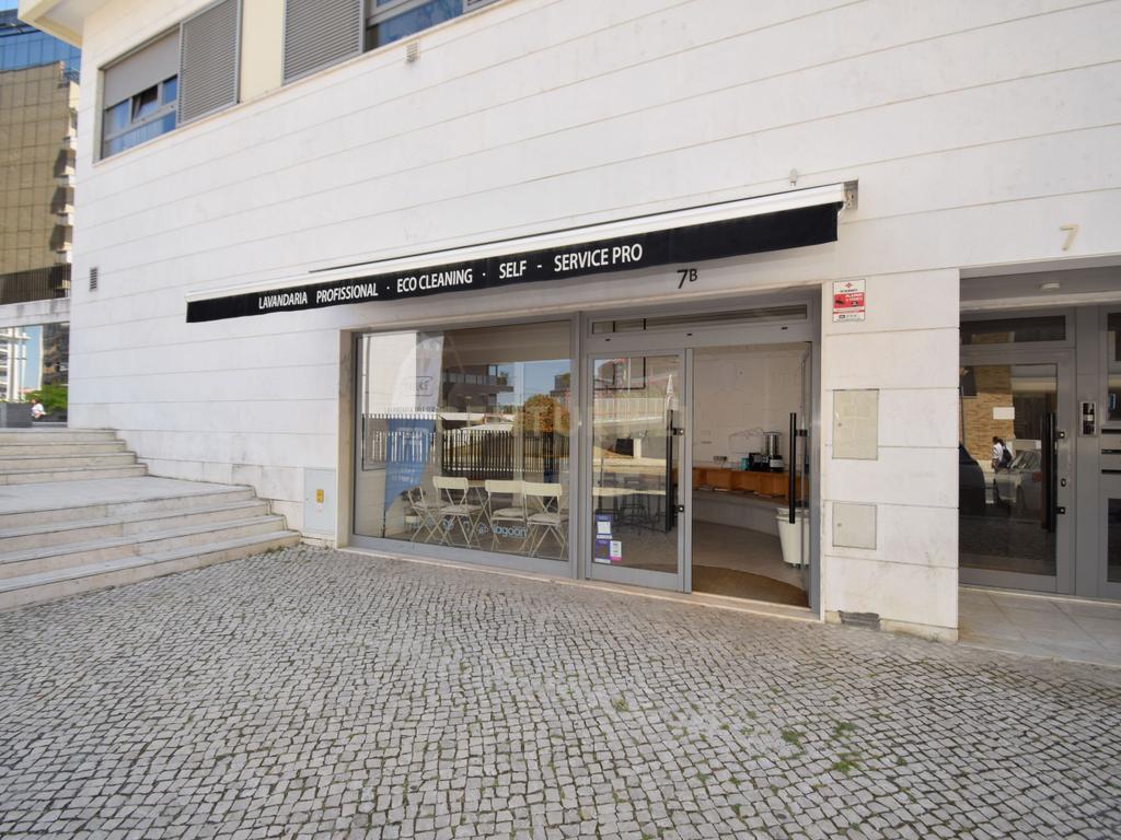 Loja Comercial em Benfica – Localização Premium e Grande Potencial - Image 14