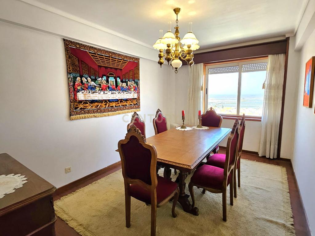 🏡 APARTAMENTO T4 NO CENTRO DE AVEIRO | GARAGEM FECHADA PARA 2 CARROS - Image 11