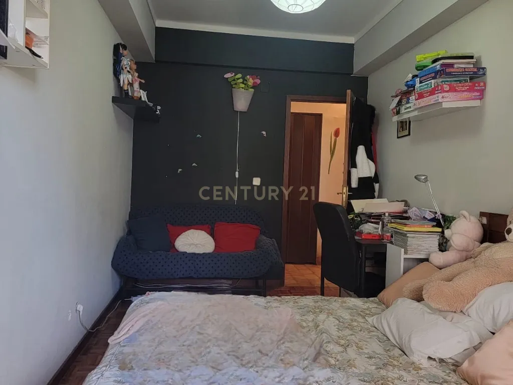 A 15 Minutos de Lisboa e das Praias: Descubra Este T3 com suíte e duas varandas em São Marcos - Image 15