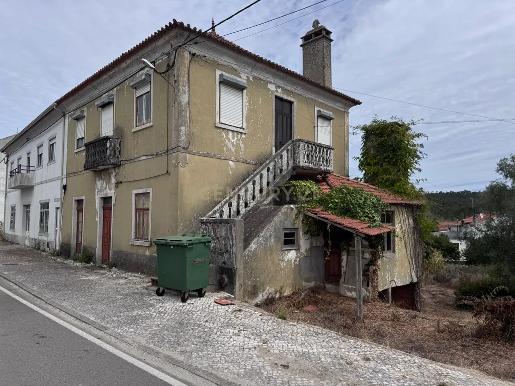 Moradia T6 para Recuperação - Zona Histórica - Albergaria dos Doze, Pombal - Image 2