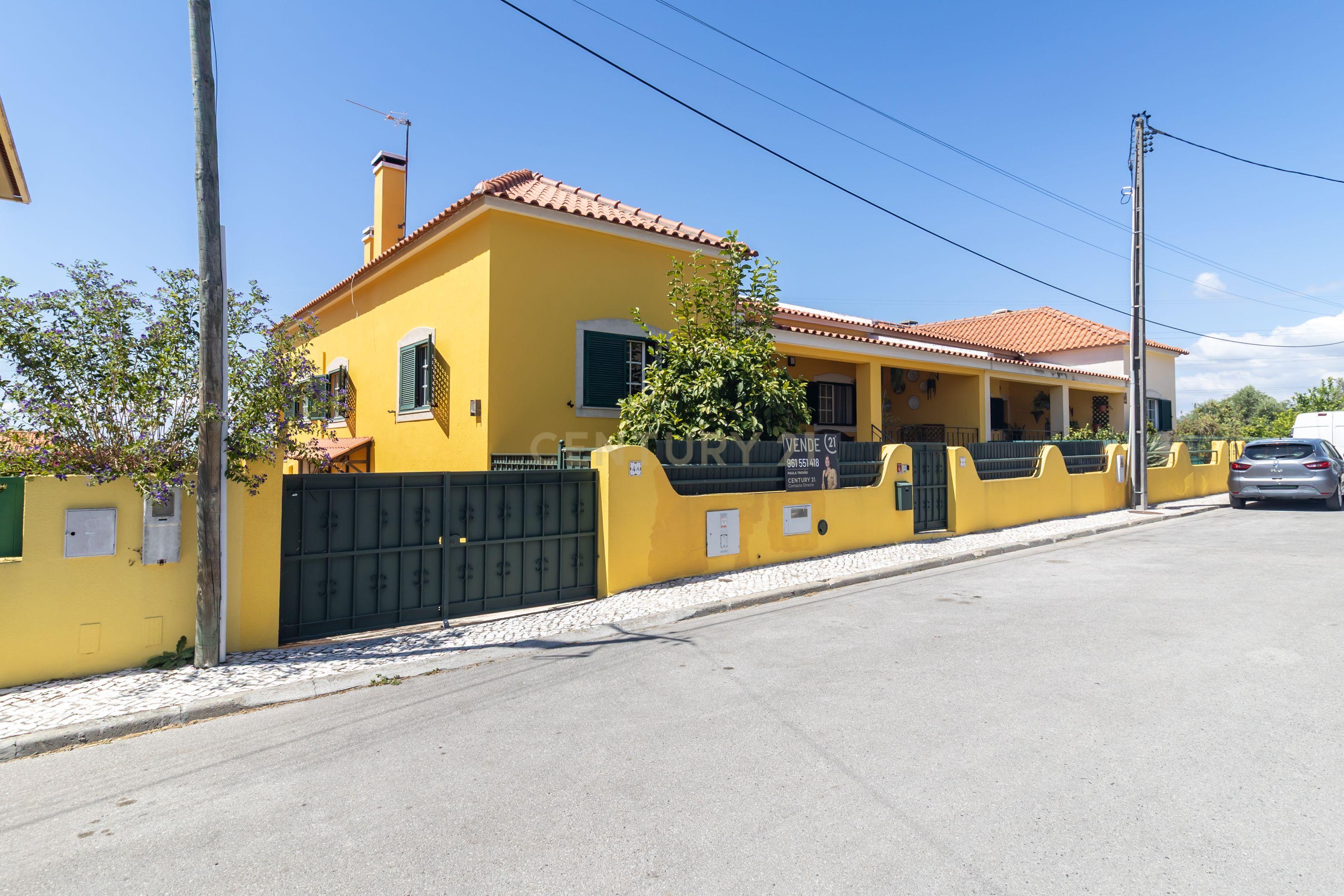 Fotografia 2 de Viver nesta casa é transformar cada dia num dia de ferias...  Moradia de 4 assoalhadas de Excelência com Piscina Privativa e Garagem de Grandes Dimensões | Pegarias, Palmela