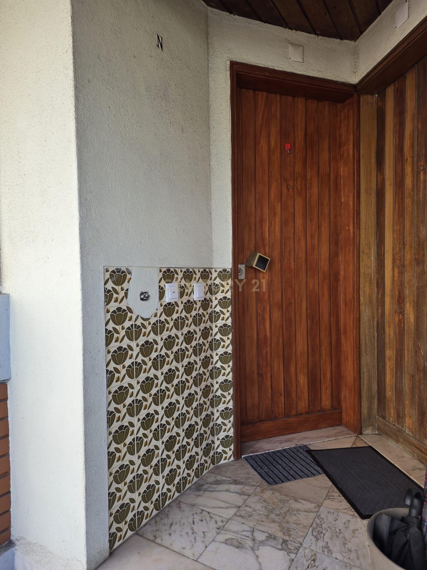 Fotografia 10 de Apartamento T1 em Queluz (Monte-Abraão)