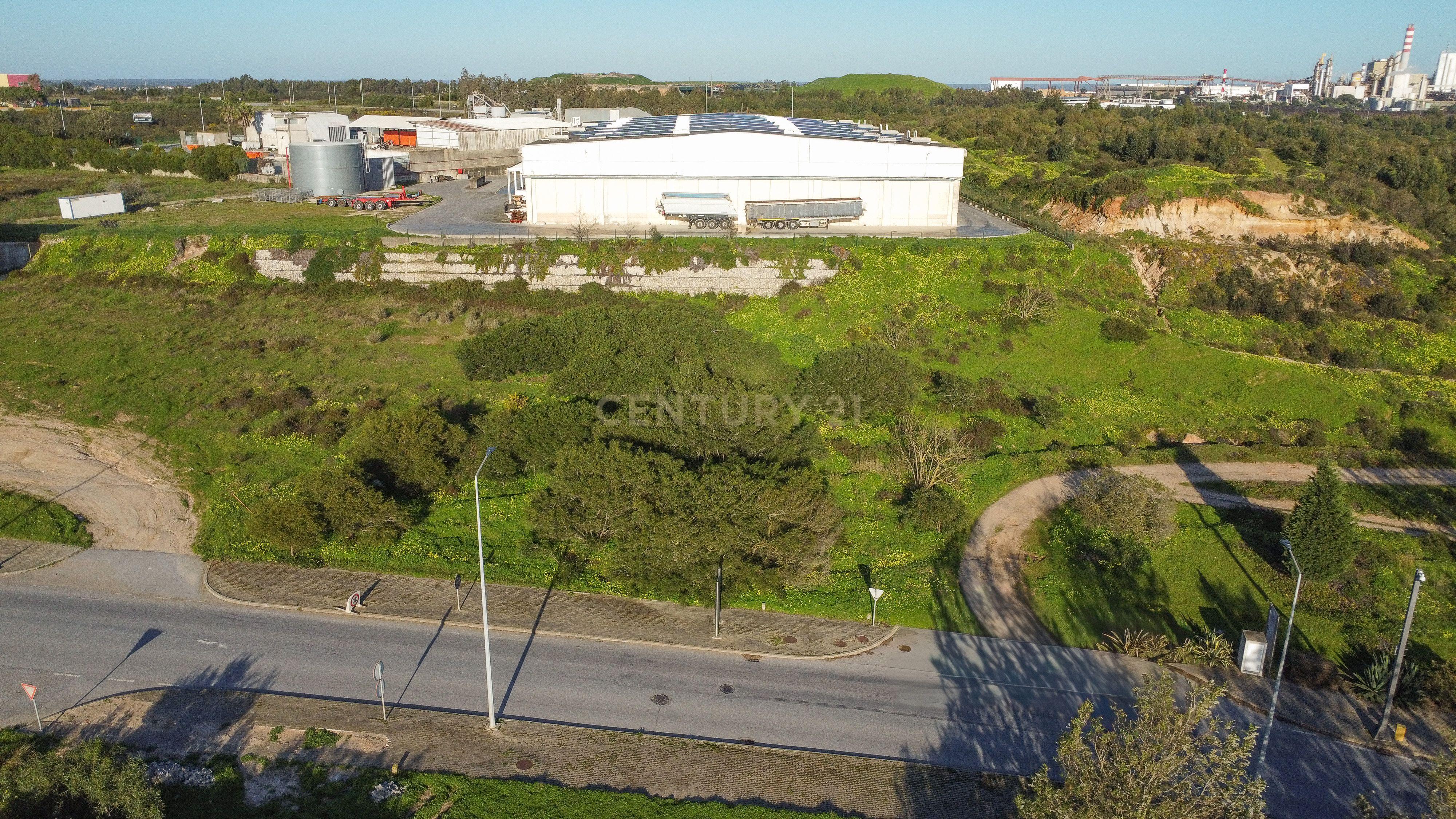 Fotografia 2 de Lote de terreno com 2.500 m², destinado a construção industrial- Parque Industrial SAPEC BAY, Setúbal