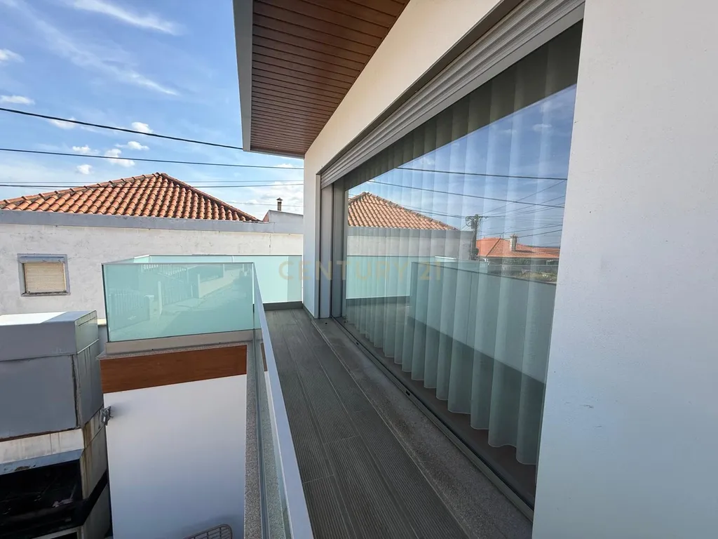 Fantástica Moradia T3, localizada na aldeia de Póvoa da Atalaia, concelho do Fundão - Image 35
